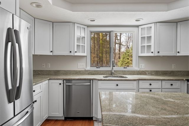 9 Oxbow Road, Lynnfield, MA 01940