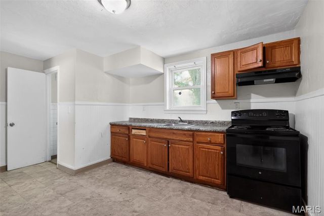 9817 Balboa Drive, St Louis, MO 63136