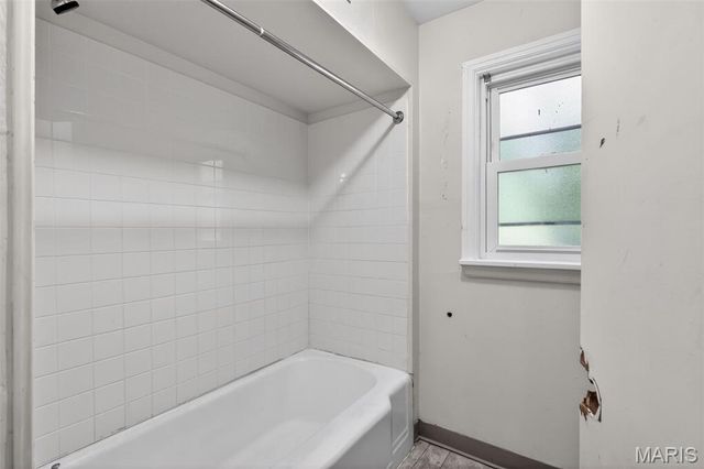 9817 Balboa Drive, St Louis, MO 63136