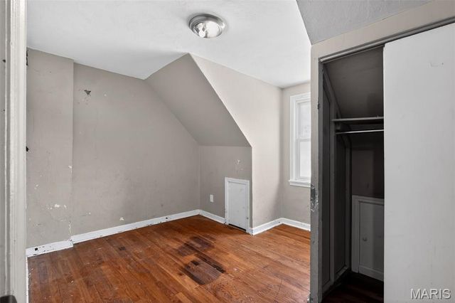 9817 Balboa Drive, St Louis, MO 63136