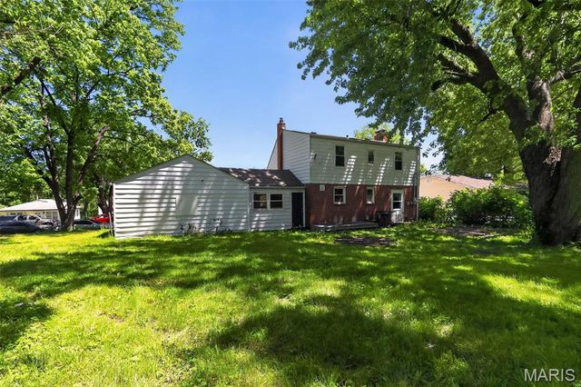 9817 Balboa Drive, St Louis, MO 63136