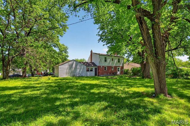 9817 Balboa Drive, St Louis, MO 63136