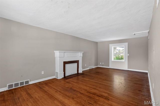 9817 Balboa Drive, St Louis, MO 63136