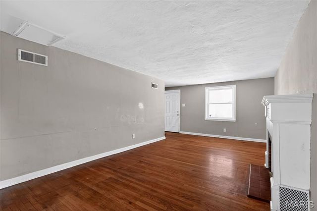 9817 Balboa Drive, St Louis, MO 63136