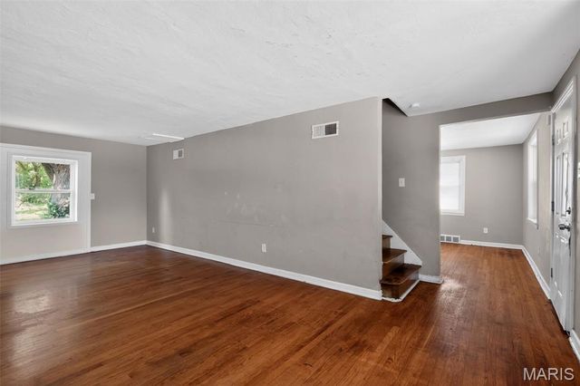 9817 Balboa Drive, St Louis, MO 63136