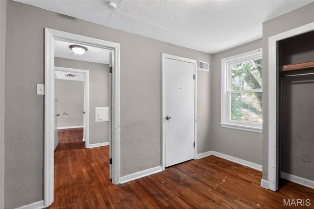 9817 Balboa Drive, St Louis, MO 63136