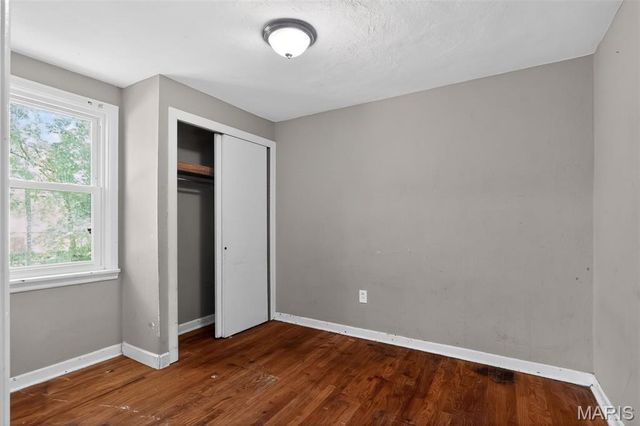 9817 Balboa Drive, St Louis, MO 63136