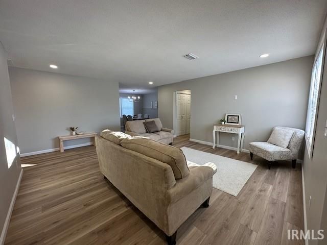 800 W ROBERTS Avenue, Marion, IN 46952