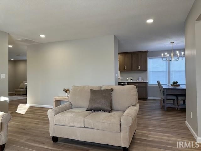 800 W ROBERTS Avenue, Marion, IN 46952