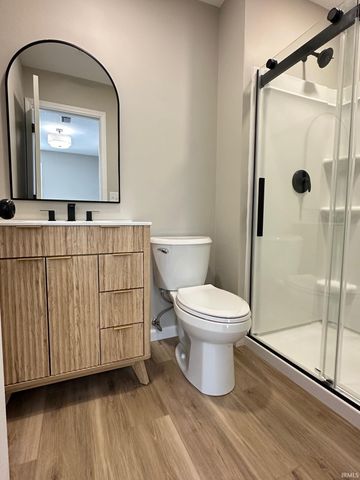 800 W ROBERTS Avenue, Marion, IN 46952