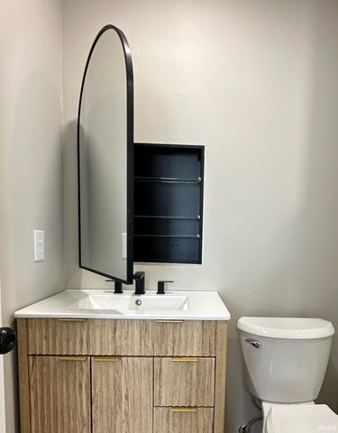 800 W ROBERTS Avenue, Marion, IN 46952