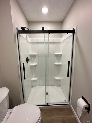 800 W ROBERTS Avenue, Marion, IN 46952