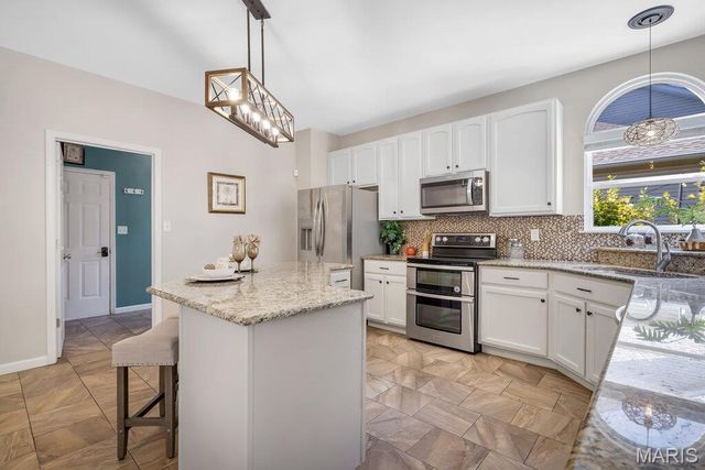 365 Remington Way Drive, Ballwin, MO 63021