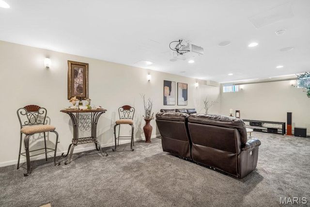 365 Remington Way Drive, Ballwin, MO 63021