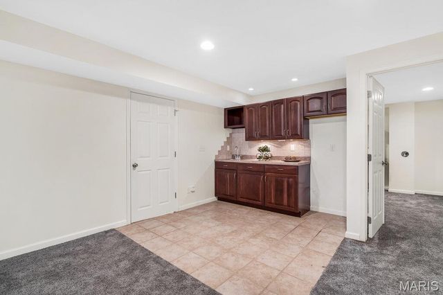 365 Remington Way Drive, Ballwin, MO 63021