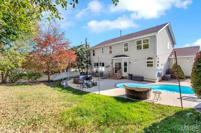 365 Remington Way Drive, Ballwin, MO 63021