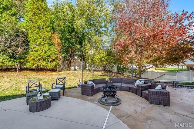 365 Remington Way Drive, Ballwin, MO 63021