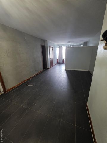 1020 Grand Concourse 17M, Bronx, NY 10451