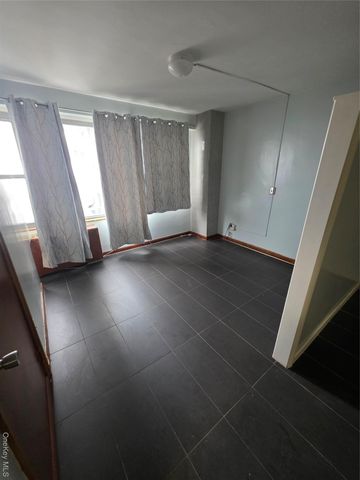 1020 Grand Concourse 17M, Bronx, NY 10451