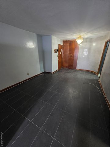 1020 Grand Concourse 17M, Bronx, NY 10451