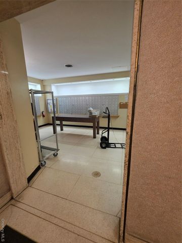 1020 Grand Concourse 17M, Bronx, NY 10451