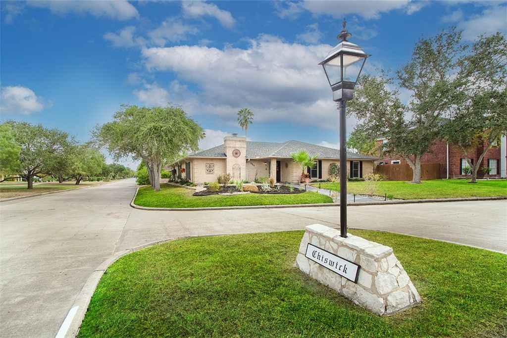 7002 Chiswick Dr, Corpus Christi, TX 78413 — exterior