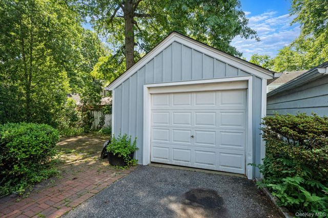 850 Linden Avenue, North Baldwin, NY 11510