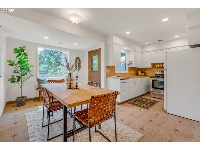4214 Se 91ST Ave, Portland, OR 97266