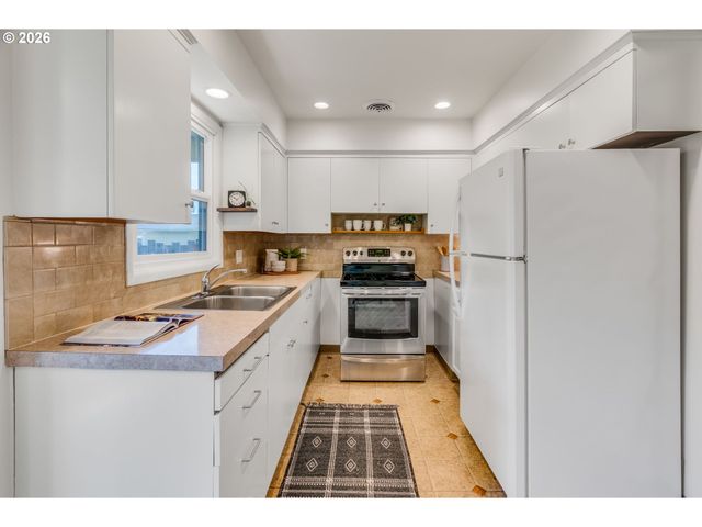 4214 Se 91ST Ave, Portland, OR 97266