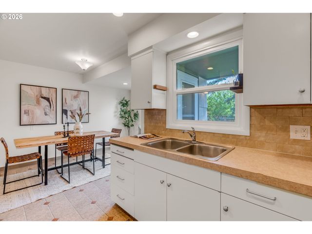 4214 Se 91ST Ave, Portland, OR 97266