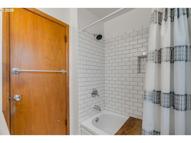 4214 Se 91ST Ave, Portland, OR 97266