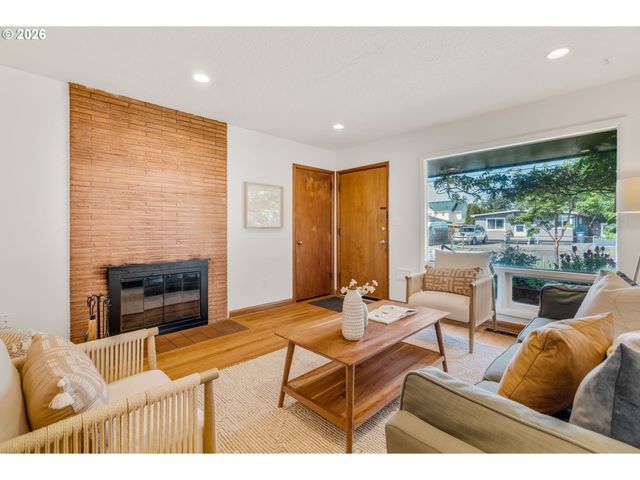 4214 Se 91ST Ave, Portland, OR 97266