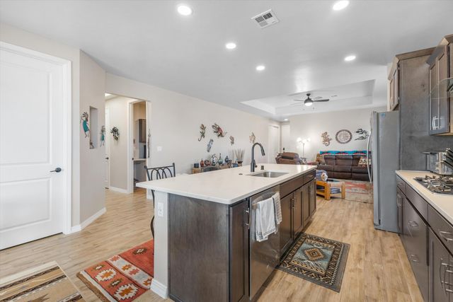 6718 Sydney Drive NE, Rio Rancho, NM 87144