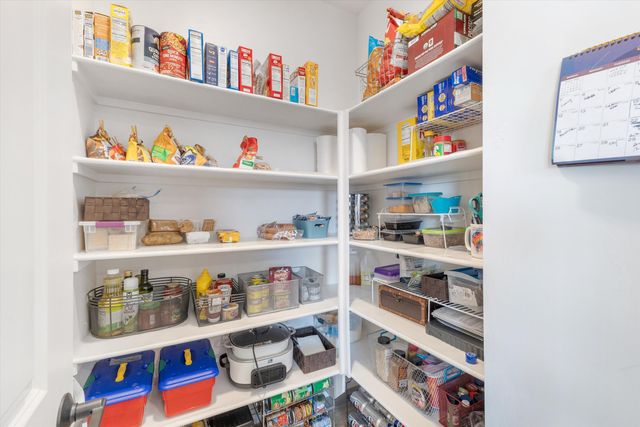 6718 Sydney Drive NE, Rio Rancho, NM 87144