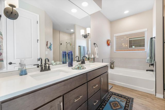 6718 Sydney Drive NE, Rio Rancho, NM 87144