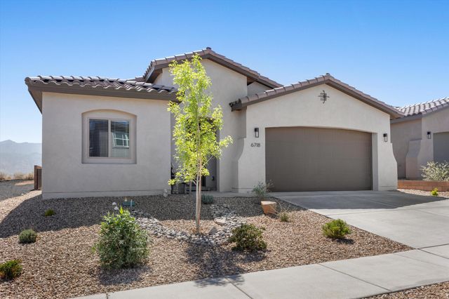 6718 Sydney Drive NE, Rio Rancho, NM 87144