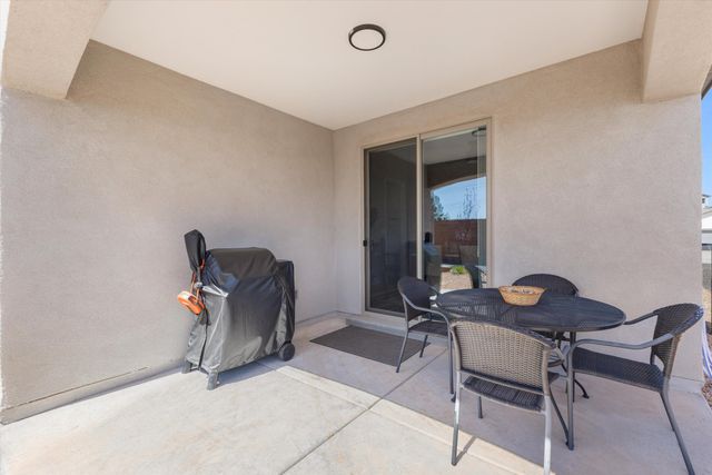 6718 Sydney Drive NE, Rio Rancho, NM 87144