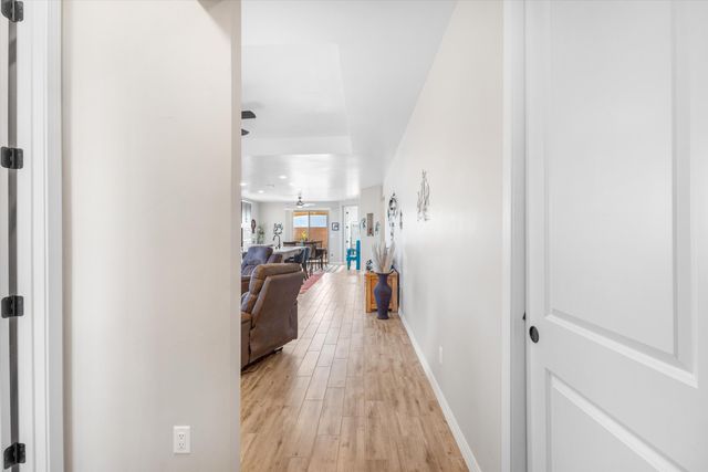 6718 Sydney Drive NE, Rio Rancho, NM 87144