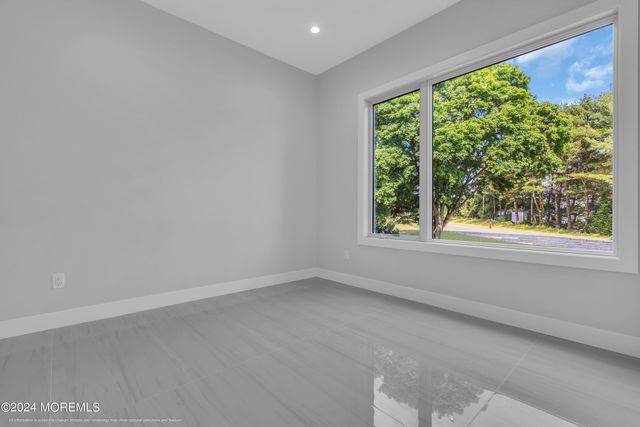 1094 Cox Cro Road, Toms River, NJ 08755