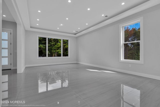 1094 Cox Cro Road, Toms River, NJ 08755