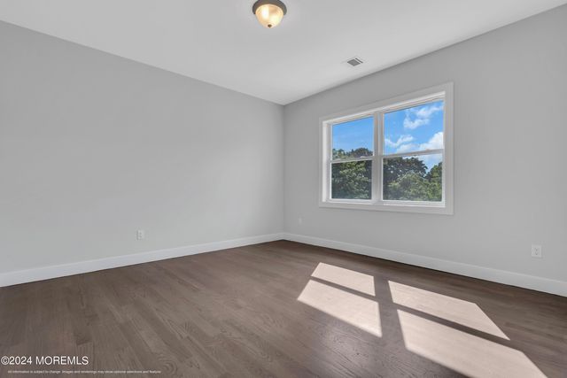 1094 Cox Cro Road, Toms River, NJ 08755