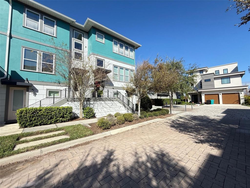 Image 3 of property listing at 8483 KARRER TERRACE, Orlando, FL 32827