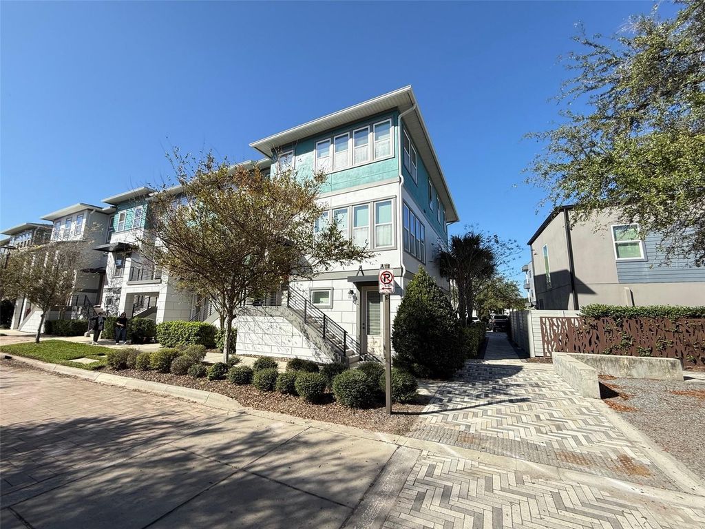 Image 5 of property listing at 8483 KARRER TERRACE, Orlando, FL 32827