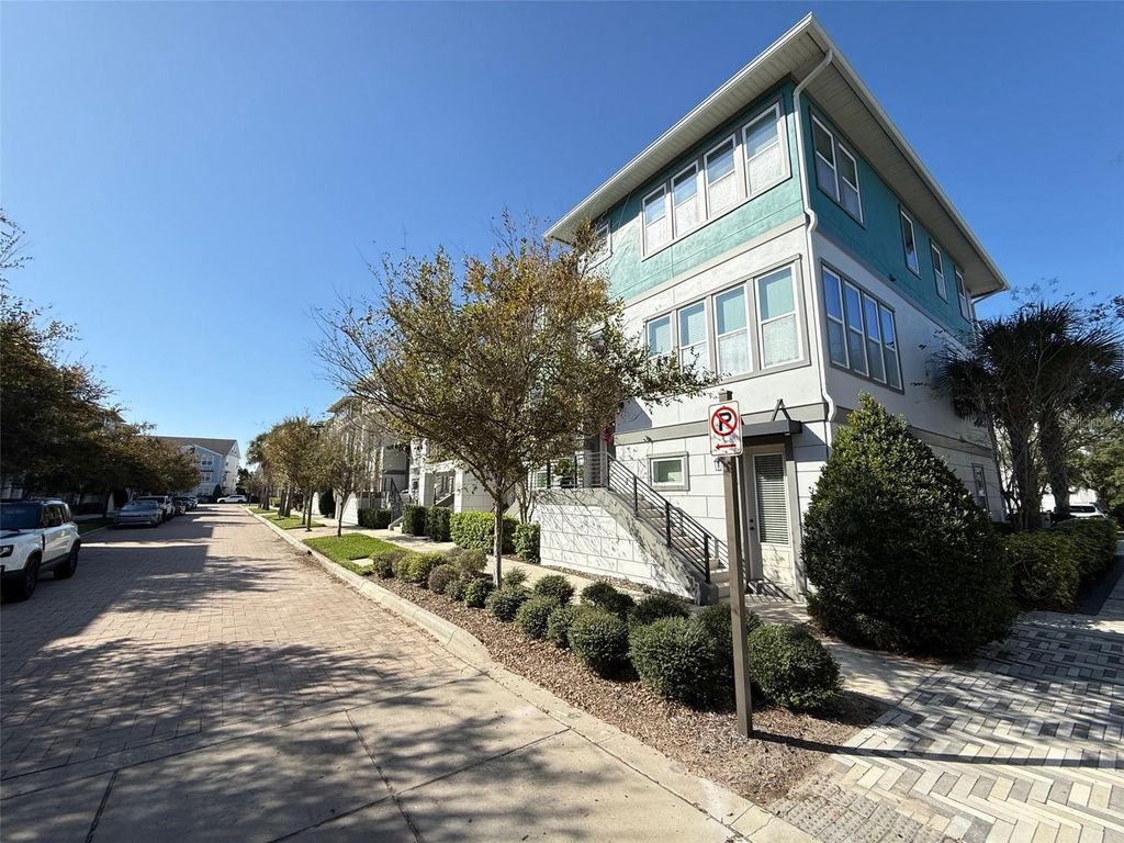 Image 7 of property listing at 8483 KARRER TERRACE, Orlando, FL 32827