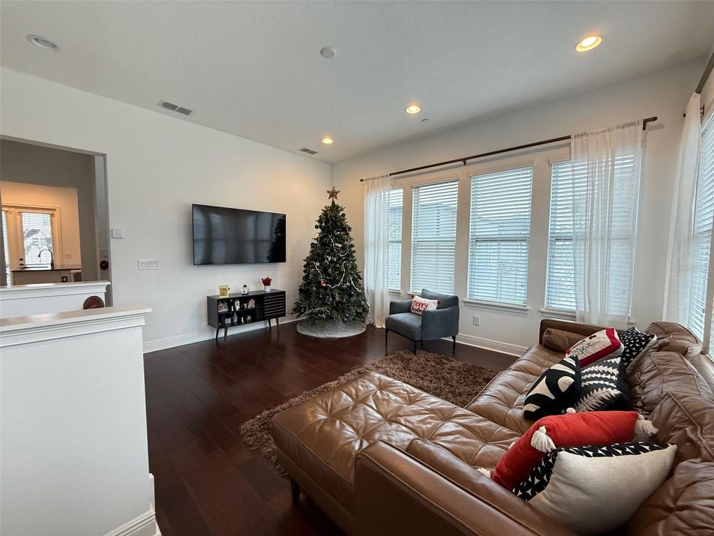 Image 9 of property listing at 8483 KARRER TERRACE, Orlando, FL 32827