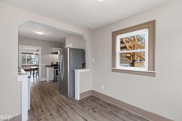 22022 Beechwood Avenue, Eastpointe, MI 48021