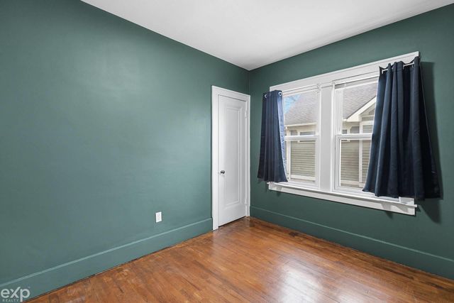 22022 Beechwood Avenue, Eastpointe, MI 48021