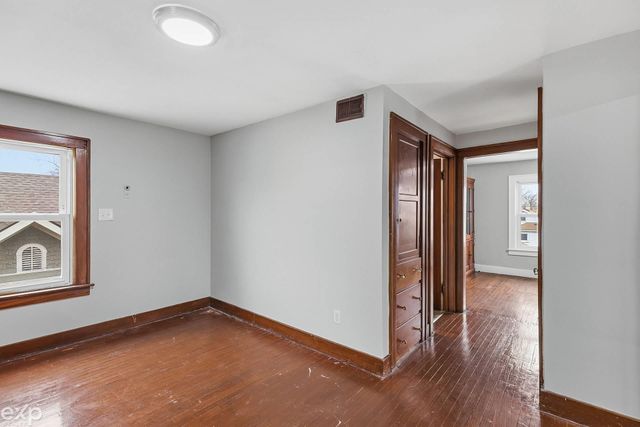 22022 Beechwood Avenue, Eastpointe, MI 48021