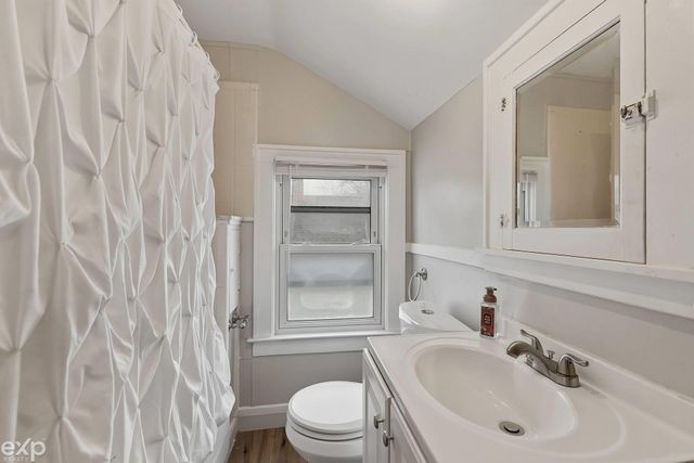 22022 Beechwood Avenue, Eastpointe, MI 48021