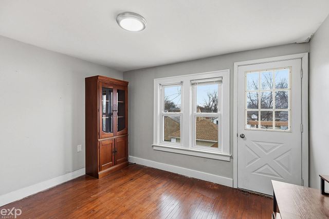 22022 Beechwood Avenue, Eastpointe, MI 48021